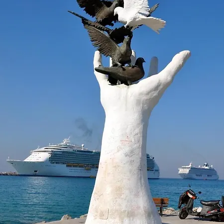 Oezel Kusadasi