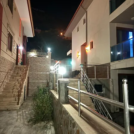 Apartment Oezel *